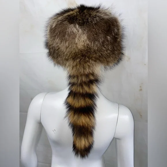 Raccoon Fur Coonskin Cap with Raccoon Face